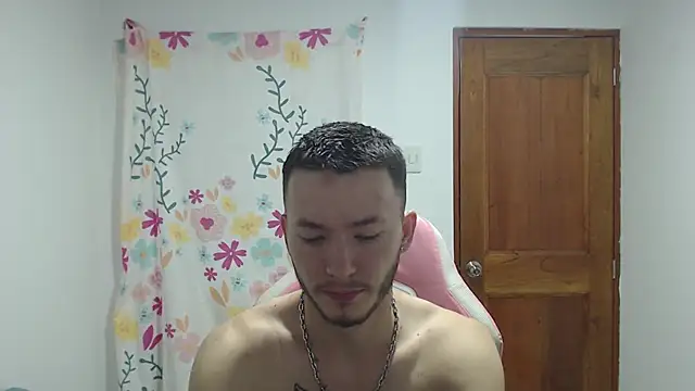 Snapshot of Ariana_Esteban07 chatting on 02/19/26, 05:58 Ariana Esteban07 online show from 02/19/26, 05:58