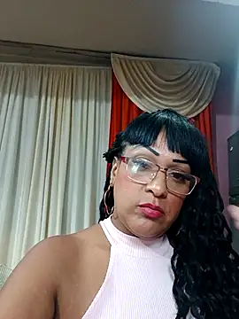 Snapshot of SabrinaColin chatting on 03/03/26, 03:23 SabrinaColin online show from 03/03/26, 03:23