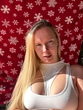 Snapshot of Ellie-rosee chatting on 03/02/26, 07:15 Ellie-rosee online show from 03/02/26, 07:15