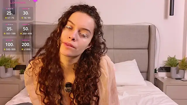 Snapshot of Luna_Starlight chatting on 02/23/26, 09:12 Luna Starlight online show from 02/23/26, 09:12