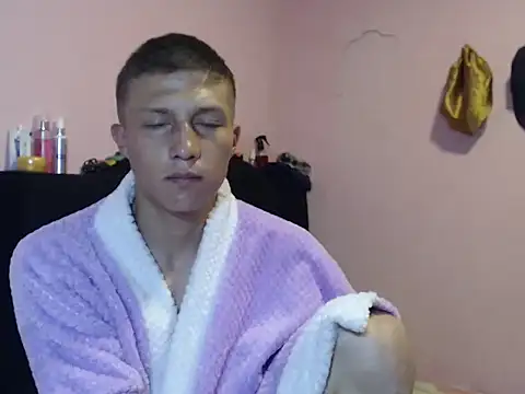 Snapshot of Cronos_Hot_8 chatting on 02/28/26, 03:40 Cronos Hot 8 online show from 02/28/26, 03:40