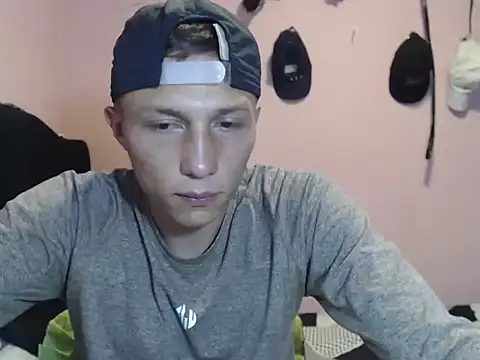 Snapshot of Cronos_Hot_8 chatting on 03/04/26, 10:05 Cronos Hot 8 online show from 03/04/26, 10:05