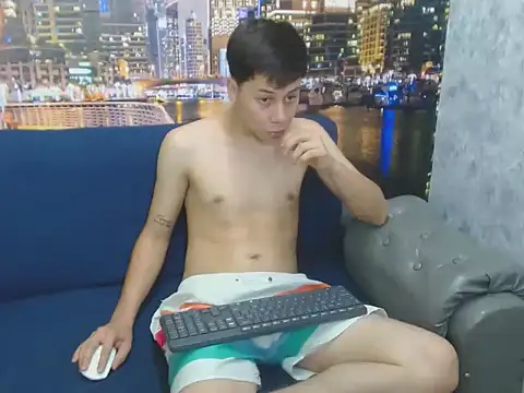 Snapshot of santiago_xxxcol chatting on 02/03/26, 11:32 santiago xxxcol online show from 02/03/26, 11:32