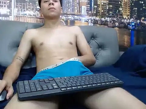 Snapshot of santiago_xxxcol chatting on 02/10/26, 12:48 santiago xxxcol online show from 02/10/26, 12:48