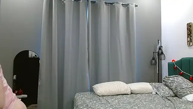 Snapshot of HazelSkyesChat chatting on 02/13/26, 08:27 HazelSkyesChat online show from 02/13/26, 08:27