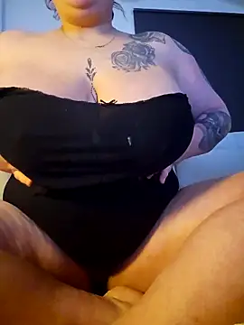 FringedAlmond online show from 02/07/26, 03:38