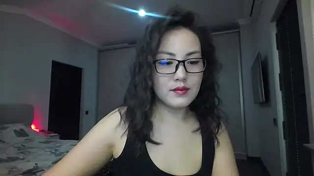 Snapshot of EllieSoft chatting on 04/06/26, 07:20 EllieSoft online show from 04/06/26, 07:20