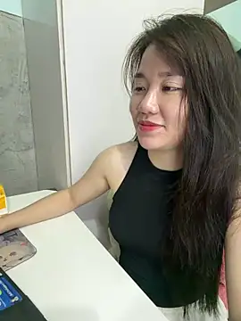 Snapshot of Amy8386 chatting on 05/28/26, 05:05 Amy8386 online show from 05/28/26, 05:05