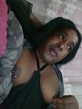 Snapshot of Hellentrans24 chatting on 05/21/26, 05:25 Hellentrans24 online show from 05/21/26, 05:25