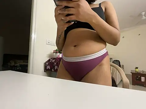 Snapshot of Anna_girl22 chatting on 02/21/26, 12:44 Anna girl22 online show from 02/21/26, 12:44