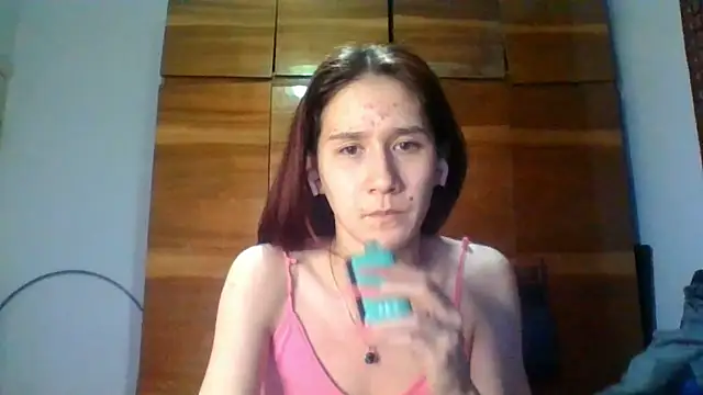Snapshot of NickiKisinger chatting on 05/22/26, 07:04 NickiKisinger online show from 05/22/26, 07:04