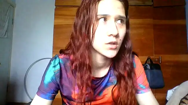 Snapshot of NickiKisinger chatting on 06/06/26, 07:13 NickiKisinger online show from 06/06/26, 07:13
