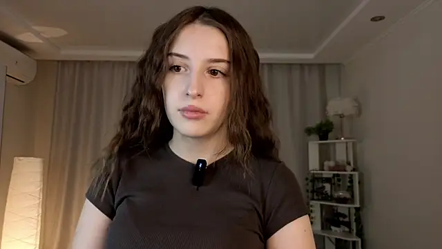 LeanneDinkle online show from 04/18/26, 04:27