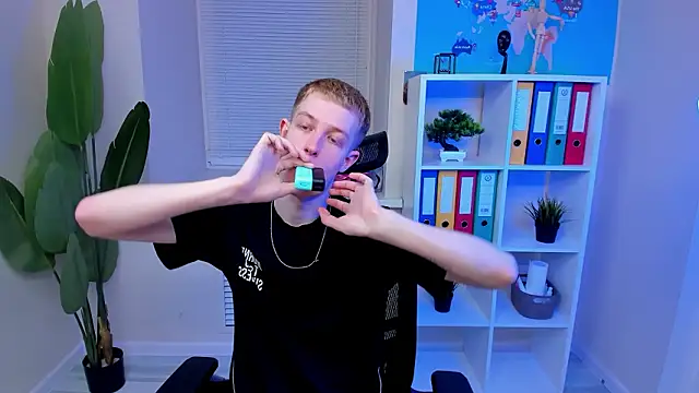 Snapshot of Dylan_Norton chatting on 03/04/26, 11:16 Dylan Norton online show from 03/04/26, 11:16