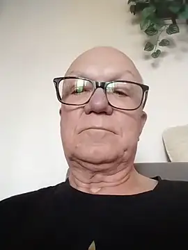Snapshot of Wieczorek195706 chatting on 08/09/26, 09:25 Wieczorek195706 online show from 08/09/26, 09:25