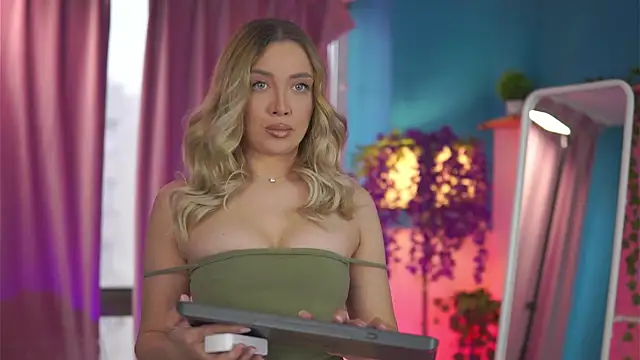 Snapshot of NadyaBlue chatting on 03/02/26, 05:19 NadyaBlue online show from 03/02/26, 05:19