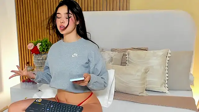 CristalMayson online show from 03/26/26, 01:01