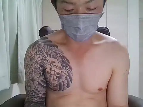 Snapshot of K0U-123 chatting on 06/13/26, 01:20 K0U-123 online show from 06/13/26, 01:20