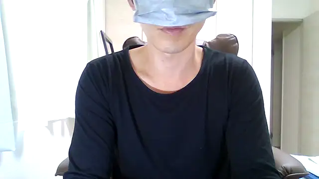Snapshot of K0U-123 chatting on 06/25/26, 12:43 K0U-123 online show from 06/25/26, 12:43