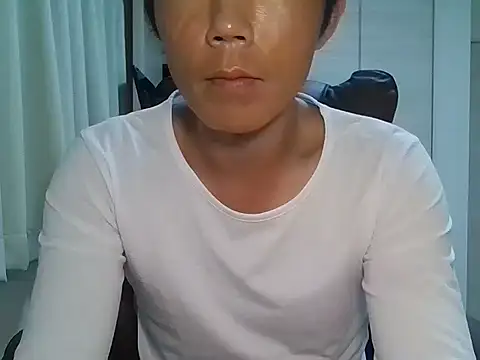 Snapshot of K0U-123 chatting on 07/31/26, 12:48 K0U-123 online show from 07/31/26, 12:48