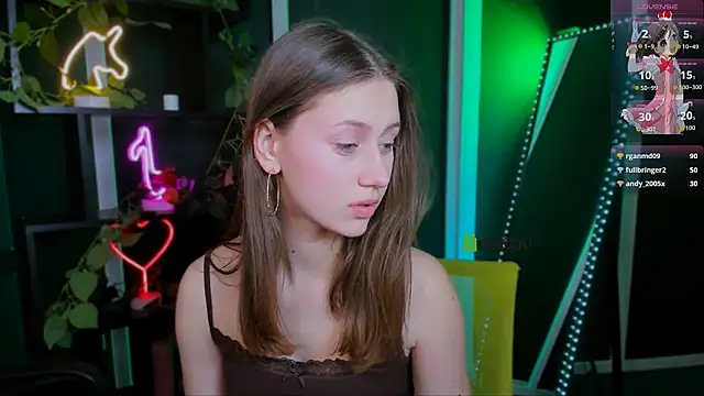 arianaa cat online show from 05/04/26, 09:22