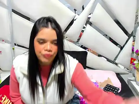  EmilySquirt online show from 02/13/26, 01:29