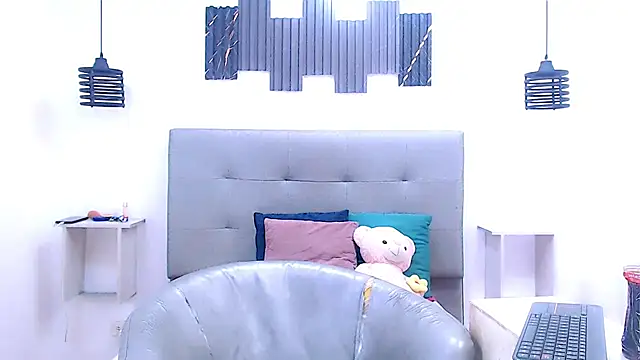 Snapshot of Sophia_Valentina chatting on 03/01/26, 05:20 Sophia Valentina online show from 03/01/26, 05:20