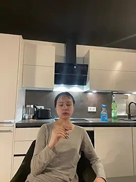 Just-Lilly online show from 04/10/26, 01:49