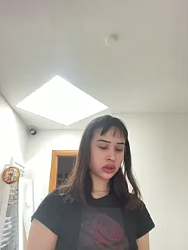 Just-Lilly online show from 04/18/26, 02:32