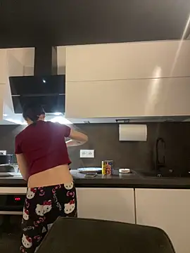 Just-Lilly online show from 04/18/26, 07:07