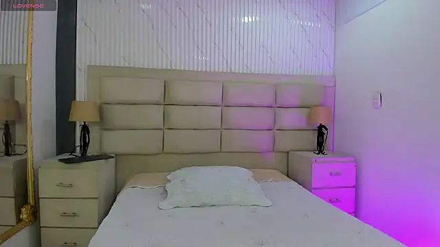 CarolineFyre online show from 04/02/26, 12:36