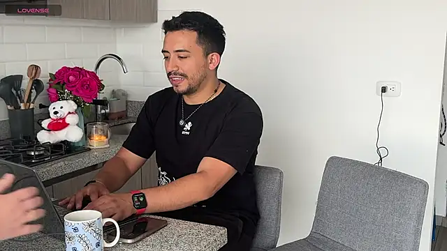 Snapshot of Sofii_n_Diego chatting on 02/10/26, 08:24 Sofii n Diego online show from 02/10/26, 08:24