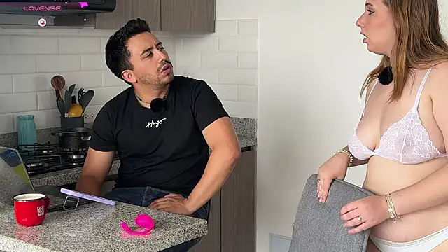 Snapshot of Sofii_n_Diego chatting on 02/20/26, 07:47 Sofii n Diego online show from 02/20/26, 07:47