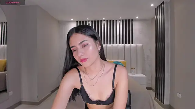 Snapshot of LucieMartin chatting on 03/03/26, 07:31 LucieMartin online show from 03/03/26, 07:31