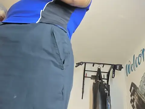 Snapshot of justinBigcock555 chatting on 02/03/26, 11:48 justinBigcock555 online show from 02/03/26, 11:48