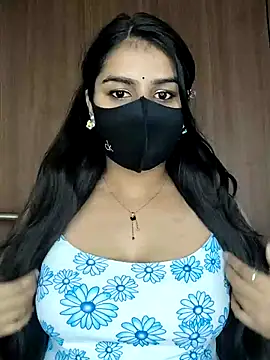 Alix cuti online show from 04/14/26, 04:02