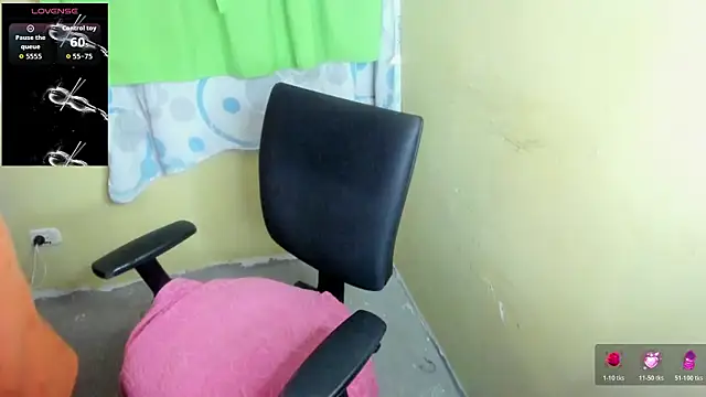 Snapshot of LuciaMiilf chatting on 03/12/26, 04:57 LuciaMiilf online show from 03/12/26, 04:57