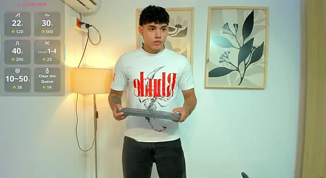 Snapshot of justin_payn14 chatting on 07/13/26, 01:14 justin payn14 online show from 07/13/26, 01:14