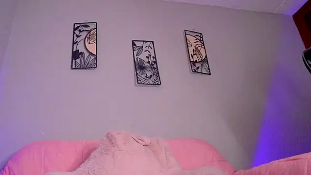 loveegirll1 online show from 07/18/26, 04:38