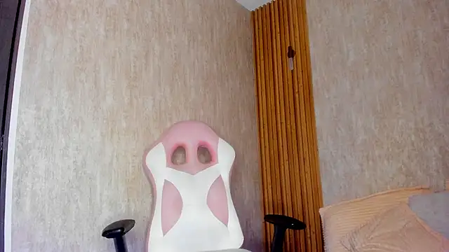 Snapshot of Anais_ass chatting on 08/05/26, 12:35 Anais ass online show from 08/05/26, 12:35