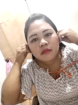 Snapshot of biggbooty15 chatting on 02/18/26, 11:01 biggbooty15 online show from 02/18/26, 11:01