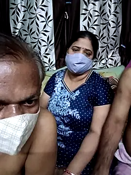 Snapshot of HoneyHush chatting on 02/18/26, 06:15 HoneyHush online show from 02/18/26, 06:15