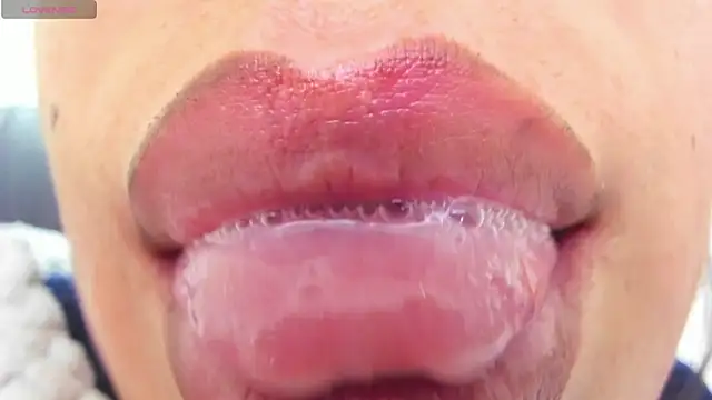 Snapshot of Laura_Med chatting on 04/15/26, 02:18 Laura Med online show from 04/15/26, 02:18