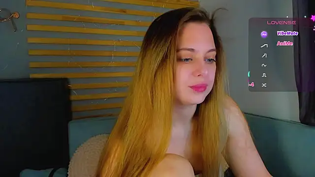 Snapshot of Alice_Wanderr chatting on 04/07/26, 01:28 Alice Wanderr online show from 04/07/26, 01:28