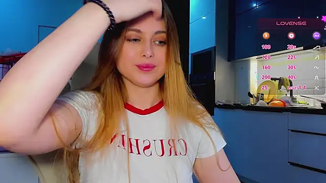 Snapshot of Alice_Wanderr chatting on 05/18/26, 05:57 Alice Wanderr online show from 05/18/26, 05:57