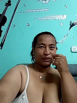 Snapshot of BustySexy_Nataly chatting on 02/20/26, 07:54 BustySexy Nataly online show from 02/20/26, 07:54