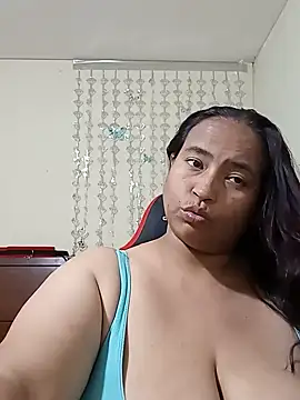 Snapshot of BustySexy_Nataly chatting on 06/17/26, 08:10 BustySexy Nataly online show from 06/17/26, 08:10