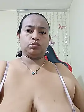 Snapshot of BustySexy_Nataly chatting on 07/12/26, 11:23 BustySexy Nataly online show from 07/12/26, 11:23