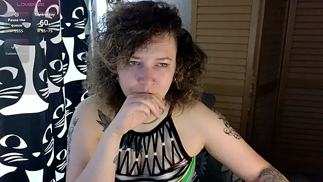 Snapshot of Ozalin_ chatting on 07/01/26, 08:27 Ozalin online show from 07/01/26, 08:27