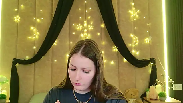 Anora Mills online show from 03/25/26, 07:58